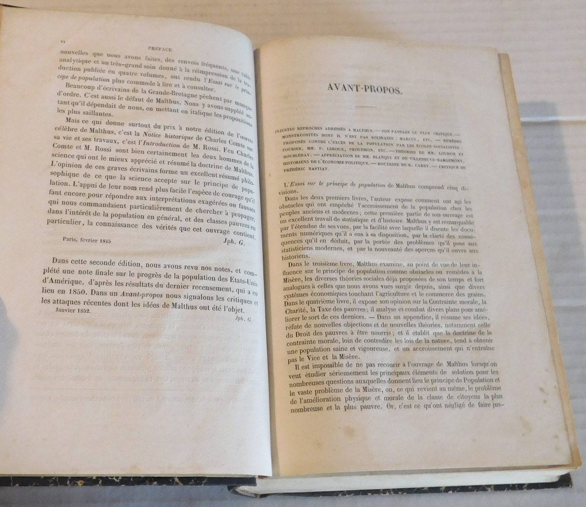 ESSAI SUR LE PRINCIPE DE POPULATION PAR MALTHUS. Traduit de l'Anglais par MM. Pierre et Guillaume Prevost (de Geneve). Precede d'une Introduction par P. Rossi, et d'une notice sur la vie et les ouvrages de l'auteur par Charles Comte, avec les notes des traducteurs, et de nouvelles notes par M. Josep