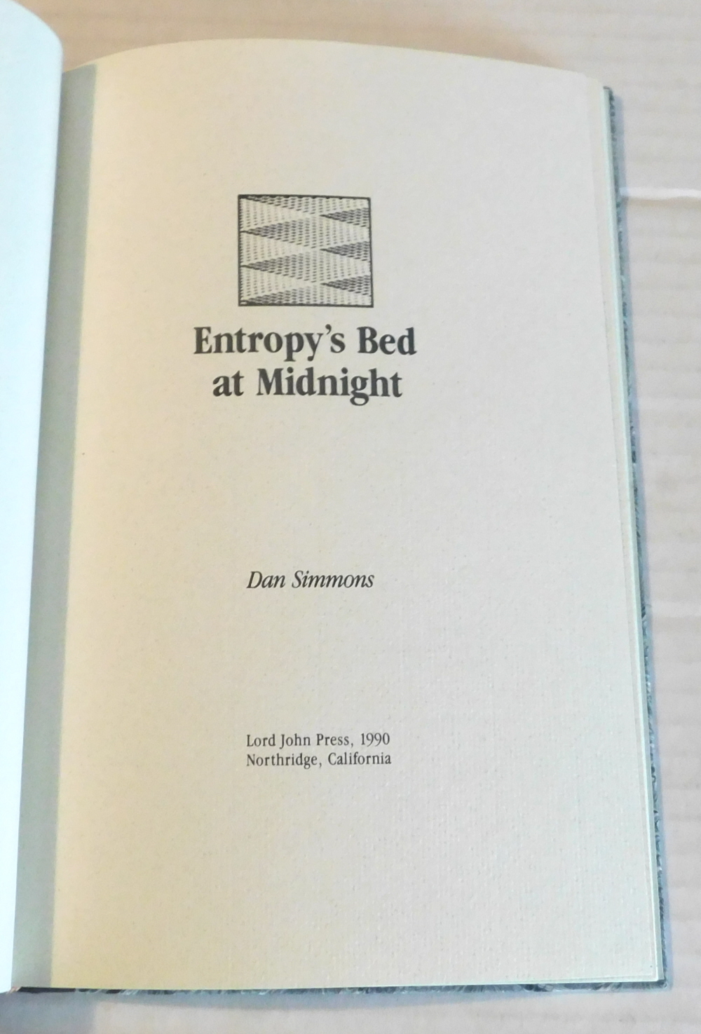ENTROPY'S BED AT MIDNIGHT. [DELUXE LIMITED EDITION SIGNED by DAN SIMMONS].