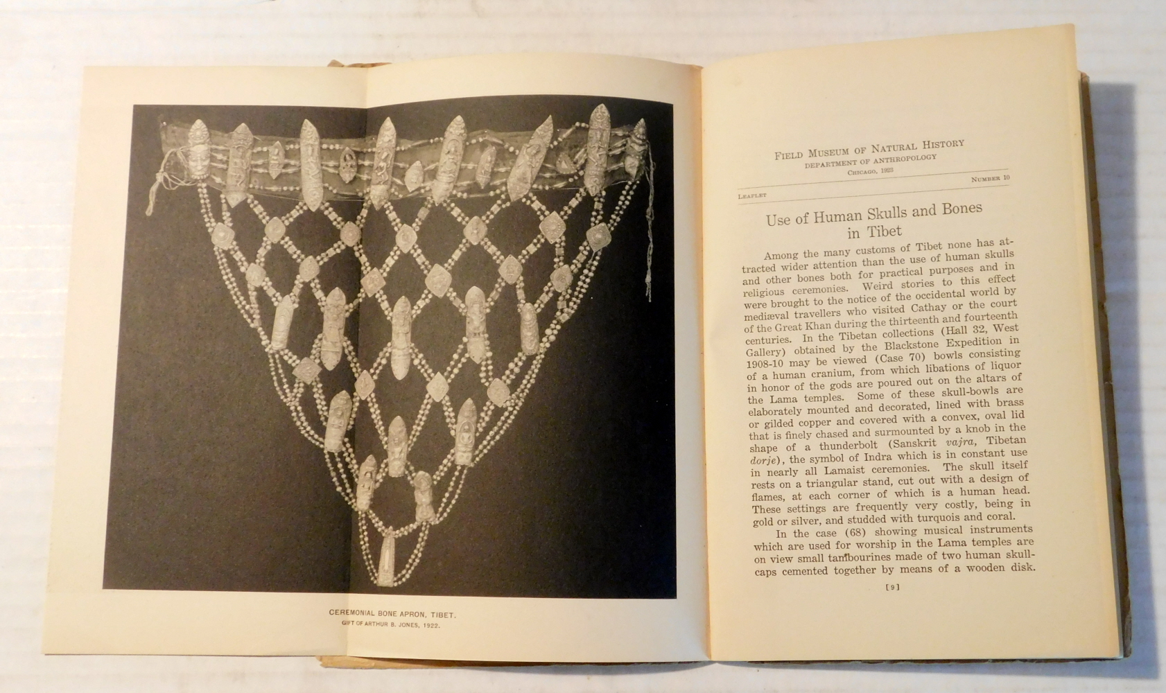 USE OF HUMAN SKULLS AND BONES IN TIBET. (Field Museum of Natural History Department of Anthropology. Chicago, 1923. Leaflet Number 10).